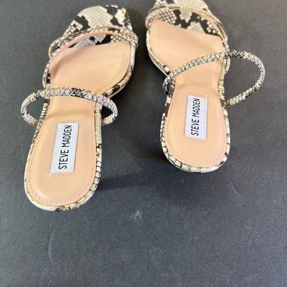 Sandals - Picture 6 of 6